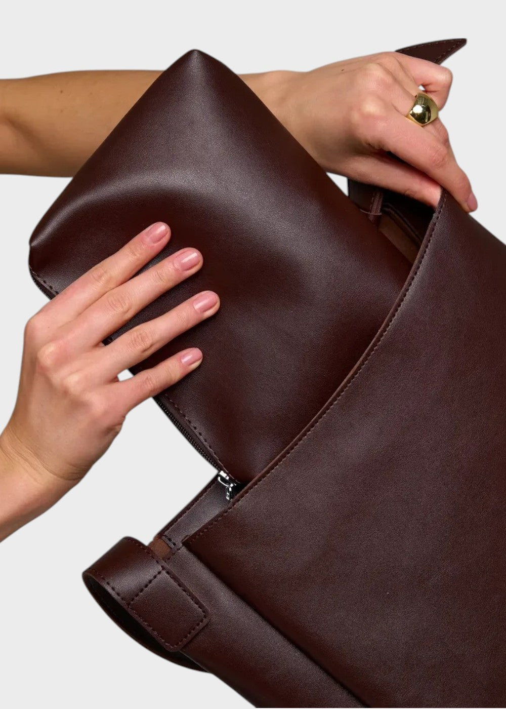 Bolso de cuero Julia + 1 neceser de regalo