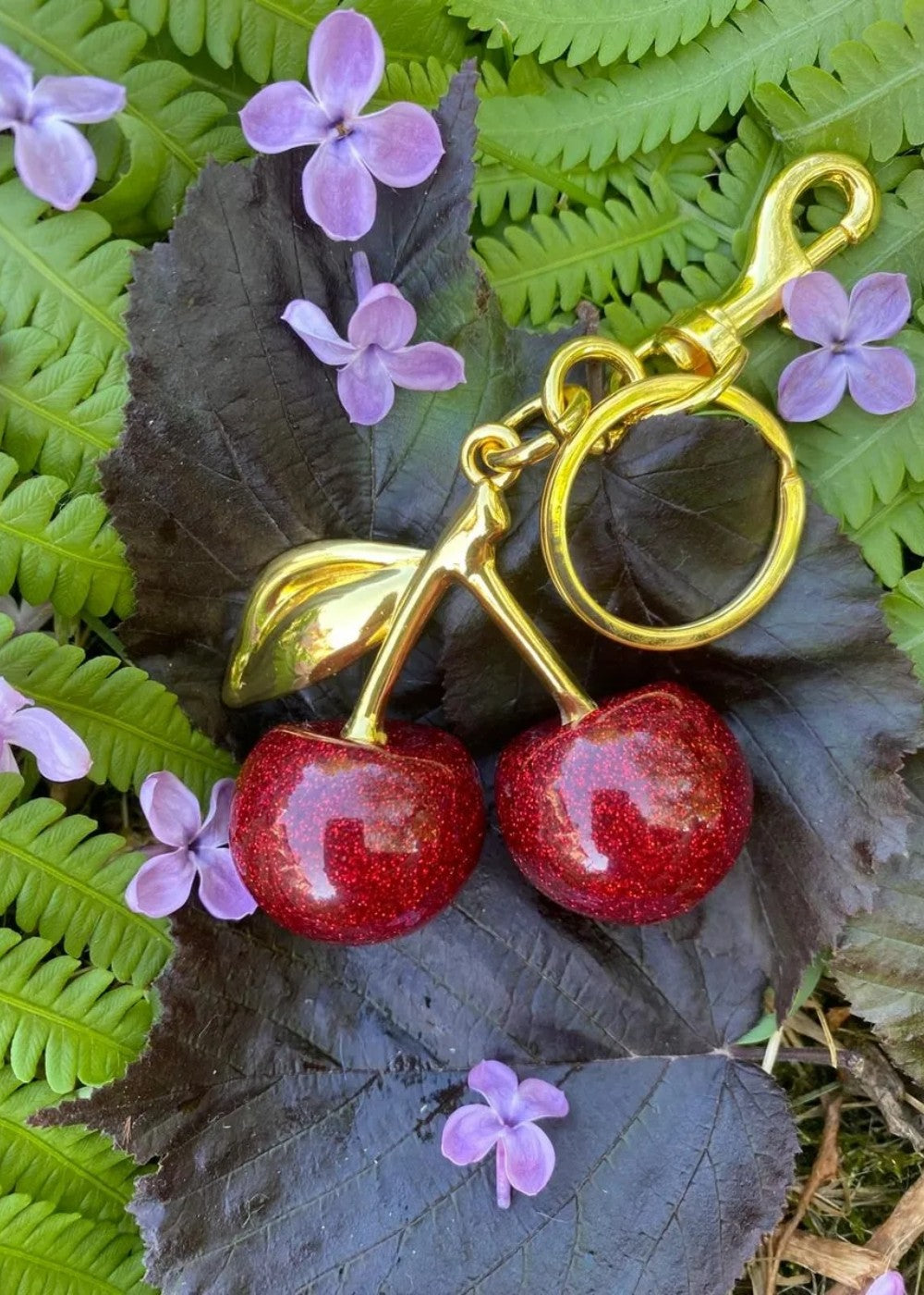 Charm de cereza dorada