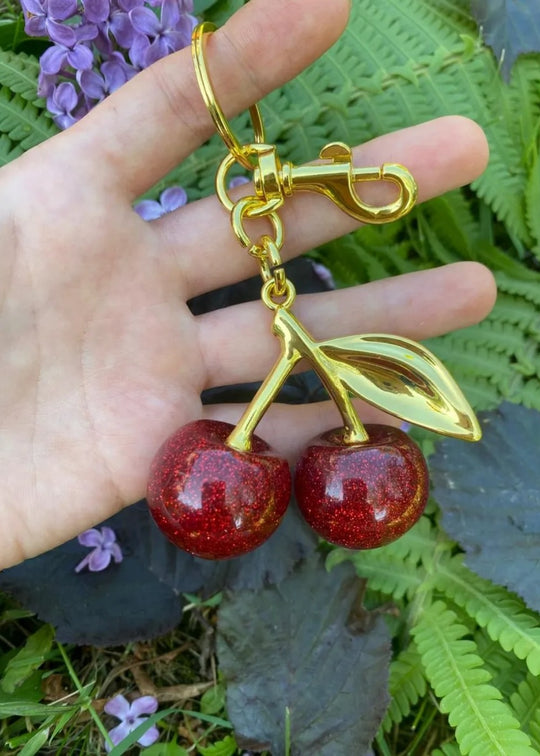 Charm de cereza dorada