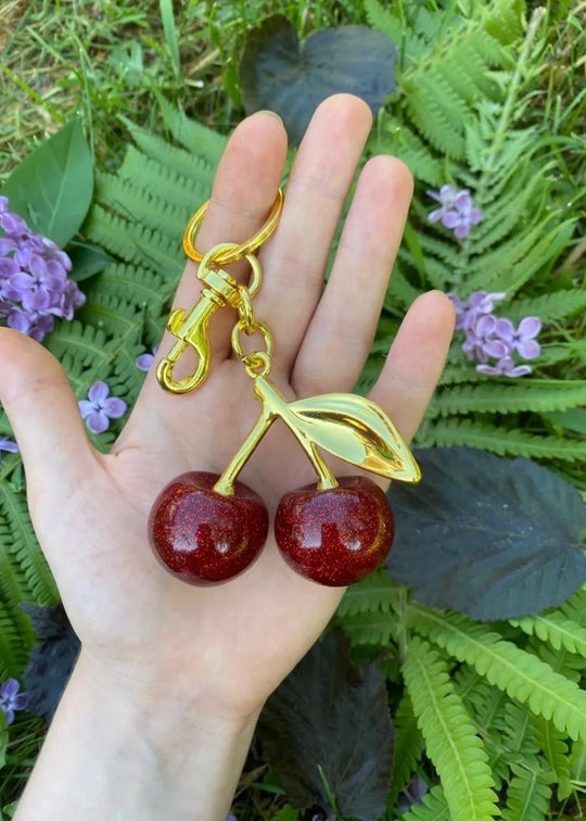 Charm de cereza dorada
